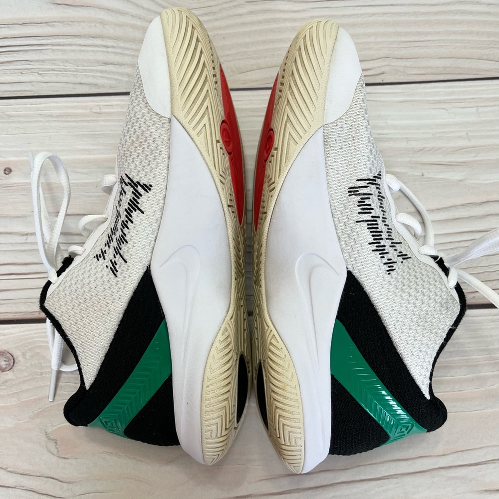Nike Kyrie Flytrap II Boy's White/Black/Green Sneakers Size 3Y AQ3413-136 - Picture 4 of 10
